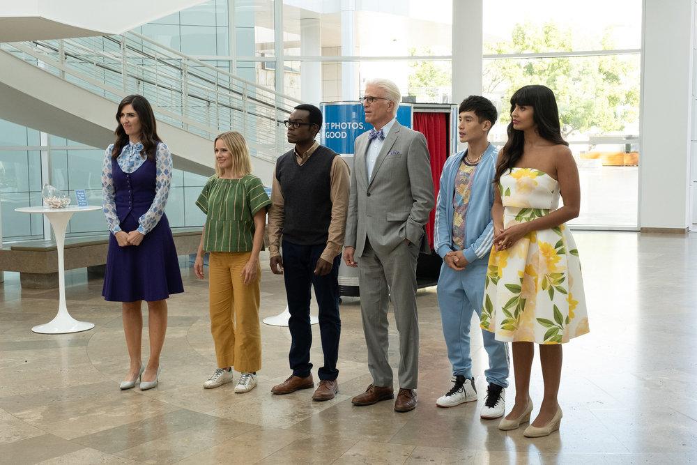 The Good Place : Photo William Jackson Harper, Manny Jacinto, D'Arcy Carden, Jameela Jamil, Kristen Bell, Ted Danson