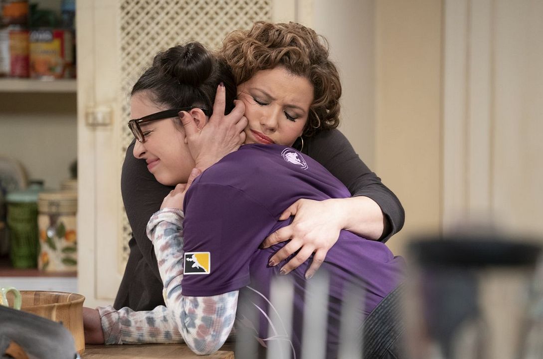 Au fil des jours (2017) : Photo Justina Machado, Isabella Gomez
