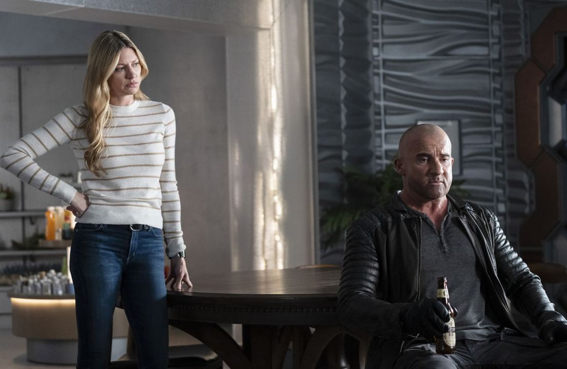 DC's Legends of Tomorrow : Photo Dominic Purcell, Jes Macallan