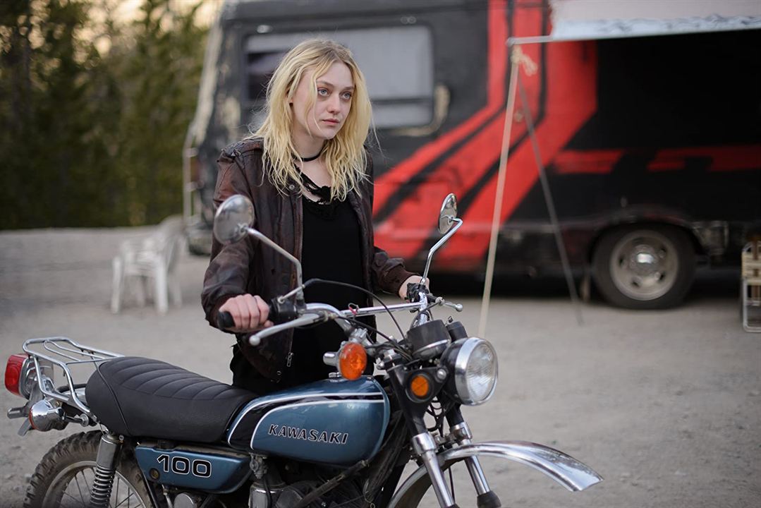 Viena and the Fantomes : Photo Dakota Fanning