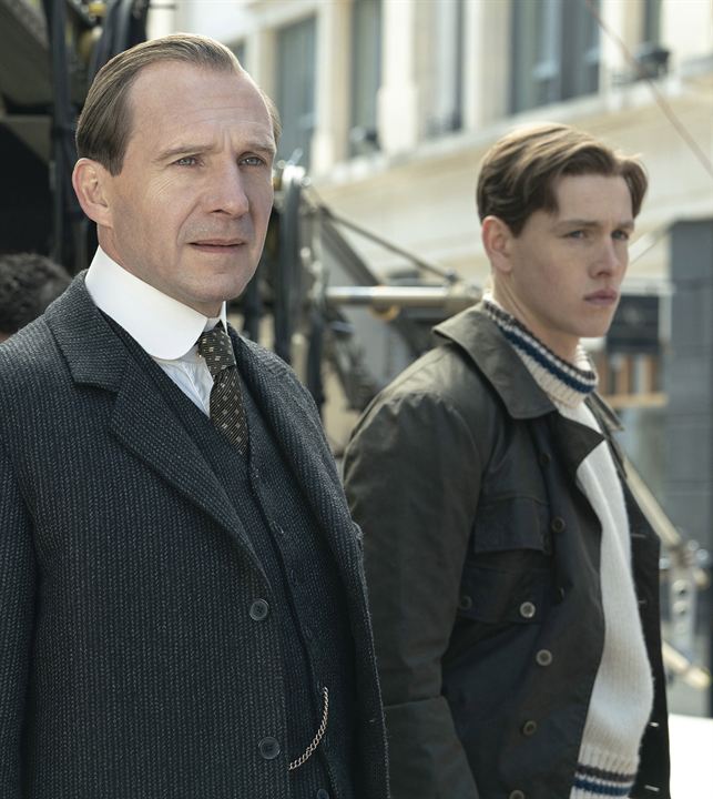 The King's Man : Première Mission : Photo Ralph Fiennes, Harris Dickinson