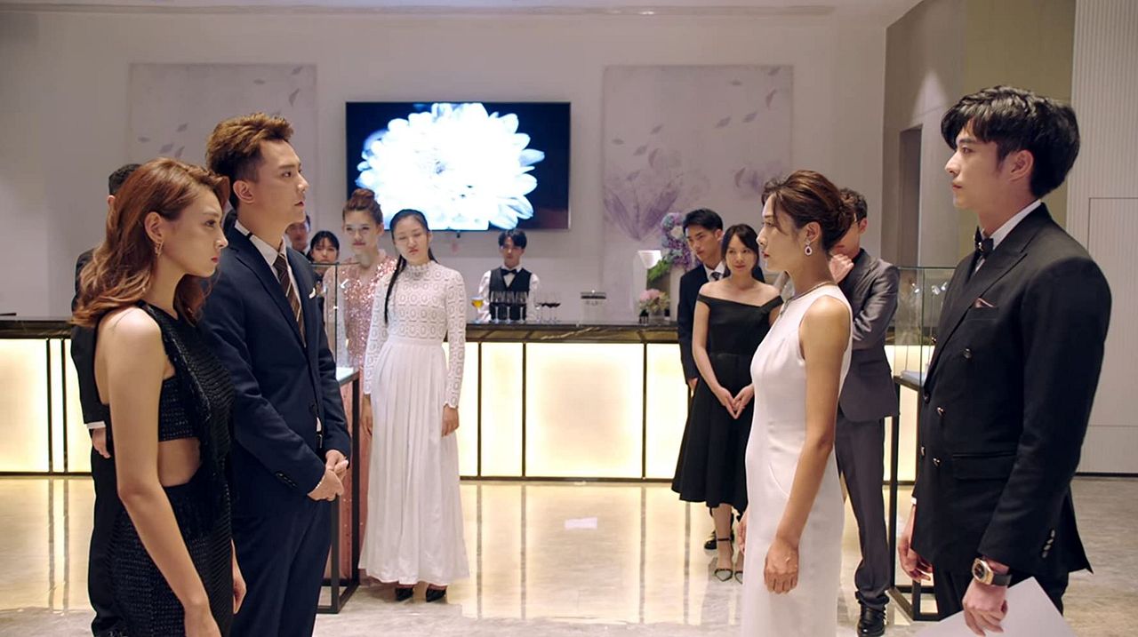 Poster saison 1 Affiche 8 sur 22 AlloCiné