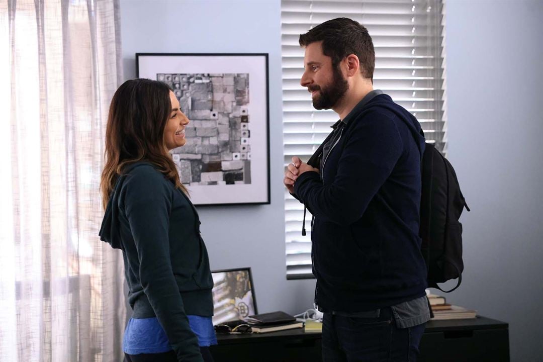 A Million Little Things : Photo James Roday Rodriguez, Floriana Lima