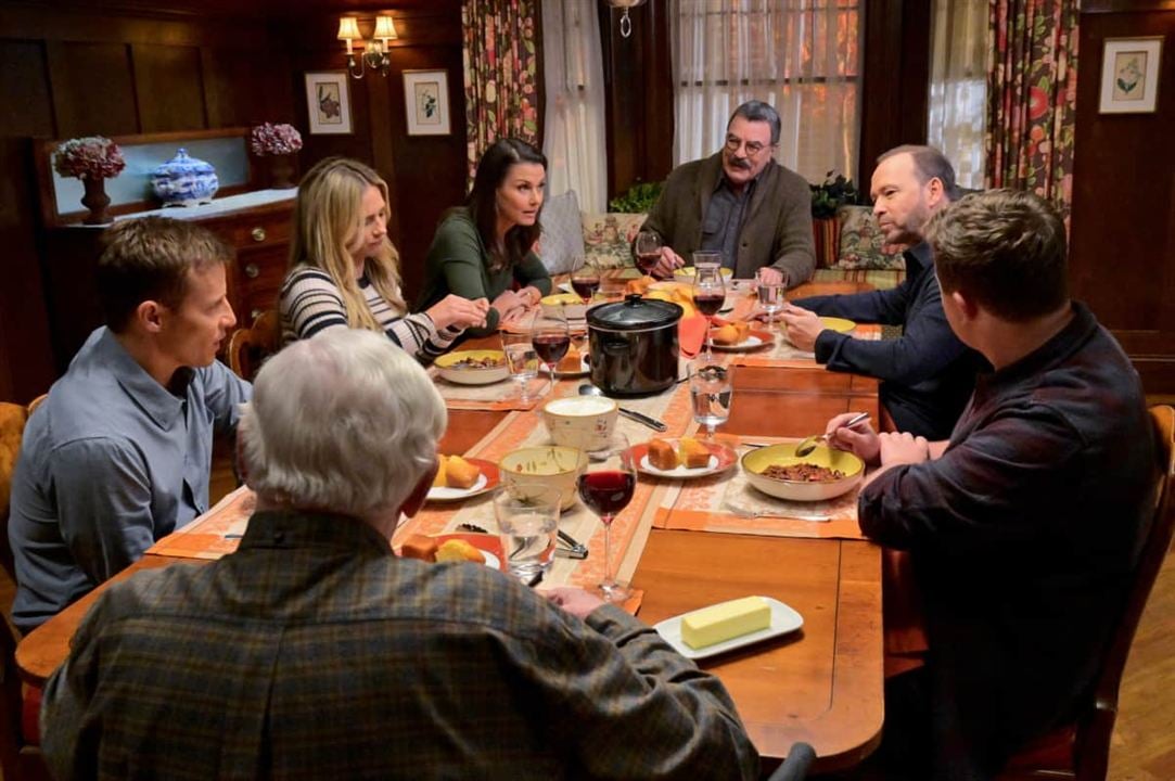 Blue Bloods : Photo Bridget Moynahan, Tom Selleck, Vanessa Ray, Will Estes, Andrew Terraciano, Donnie Wahlberg