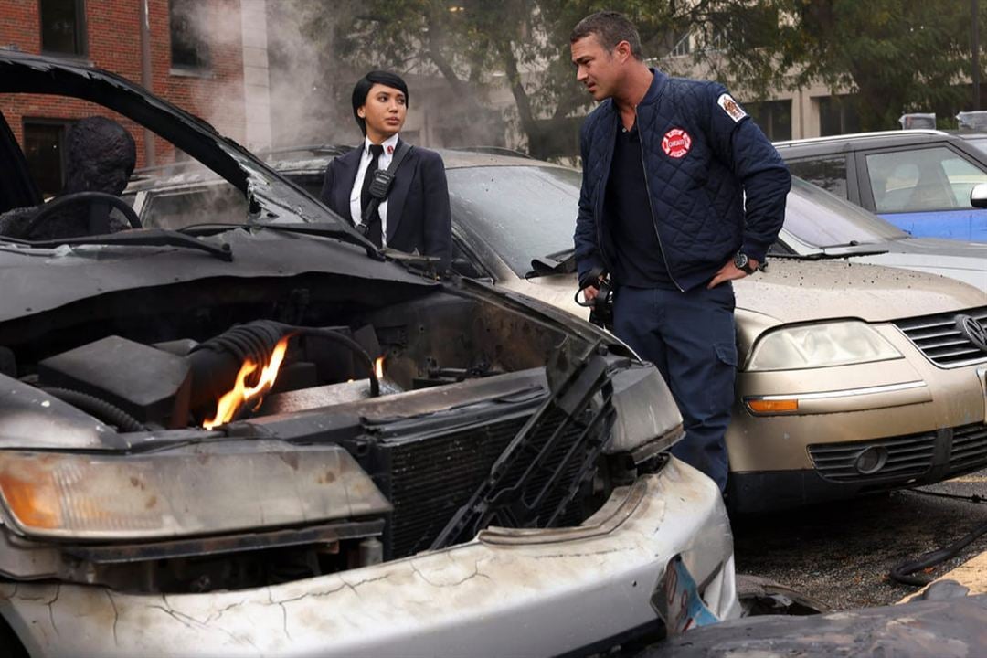 Chicago Fire : Photo Taylor Kinney, Andy Allo