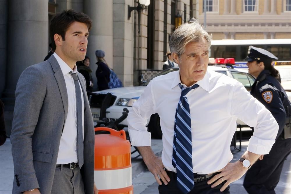 Revenge : Photo Henry Czerny, Joshua Bowman