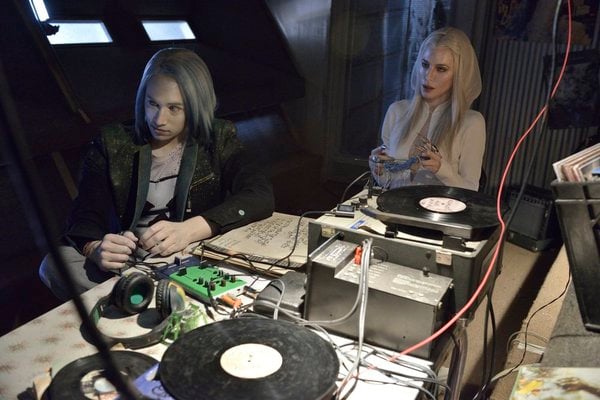 Defiance : Photo Jaime Murray, Jesse Rath