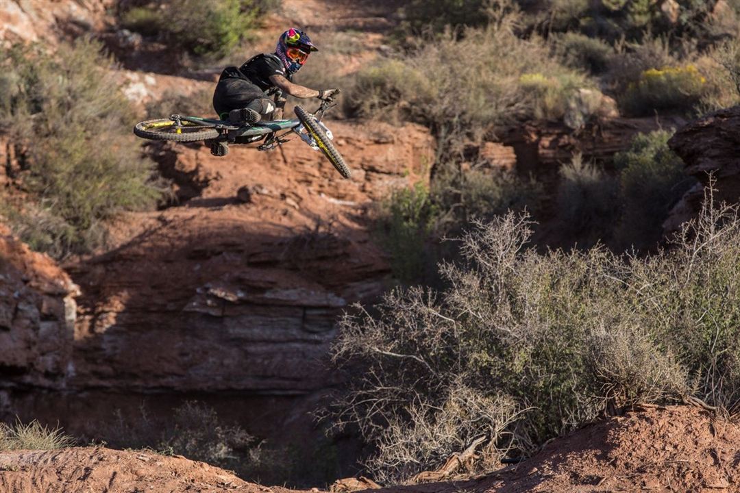 Downhill Extreme : Photo Andreu Lacondeguy