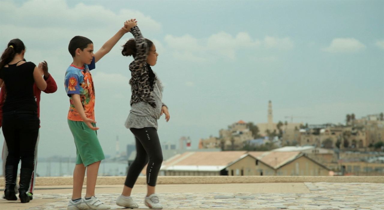 Dancing in Jaffa : Photo