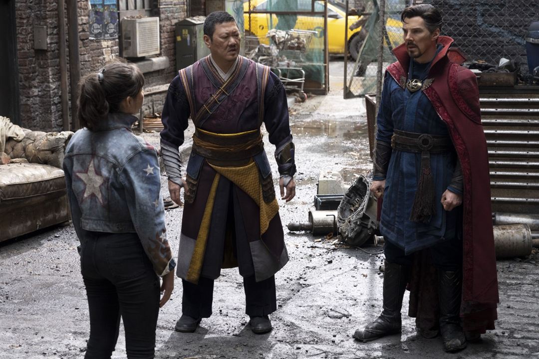 Doctor Strange in the Multiverse of Madness : Photo Benedict Wong, Benedict Cumberbatch
