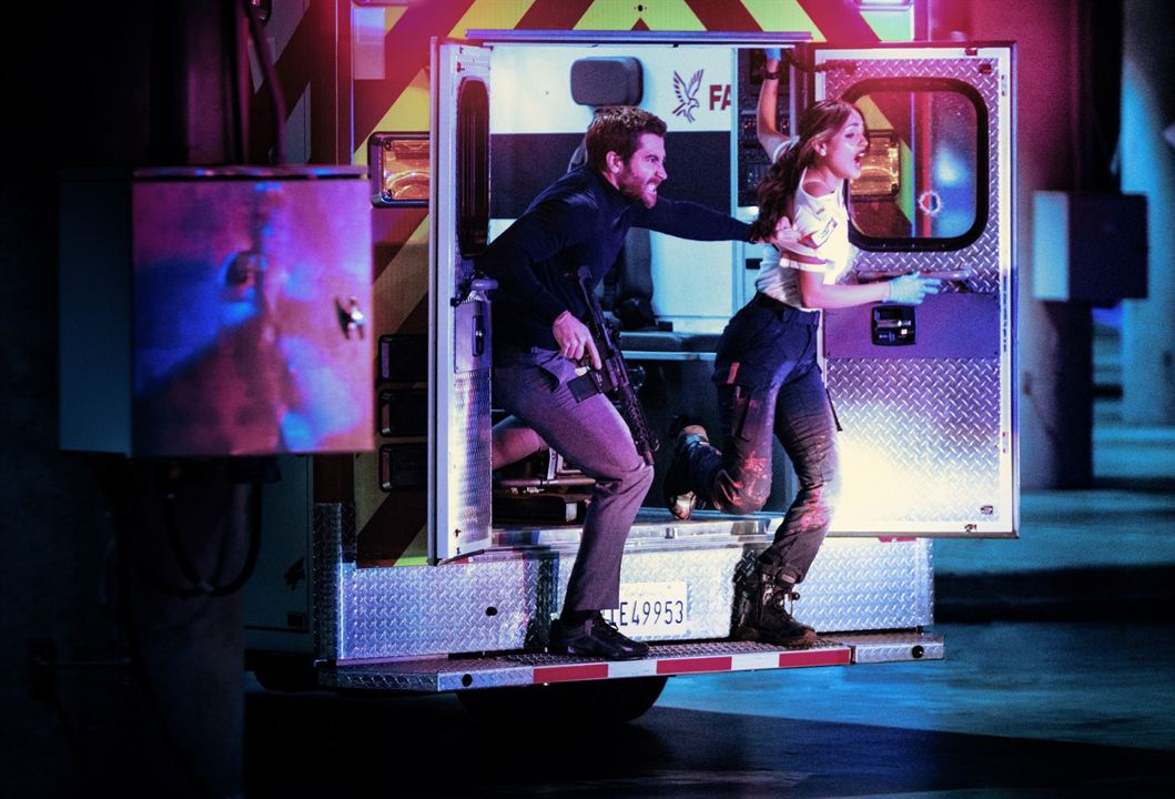 Ambulance : Photo Jake Gyllenhaal