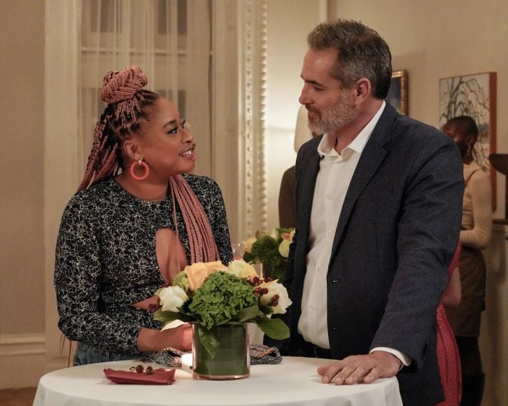 Everything’s Trash : Photo Victor Webster, Phoebe Robinson