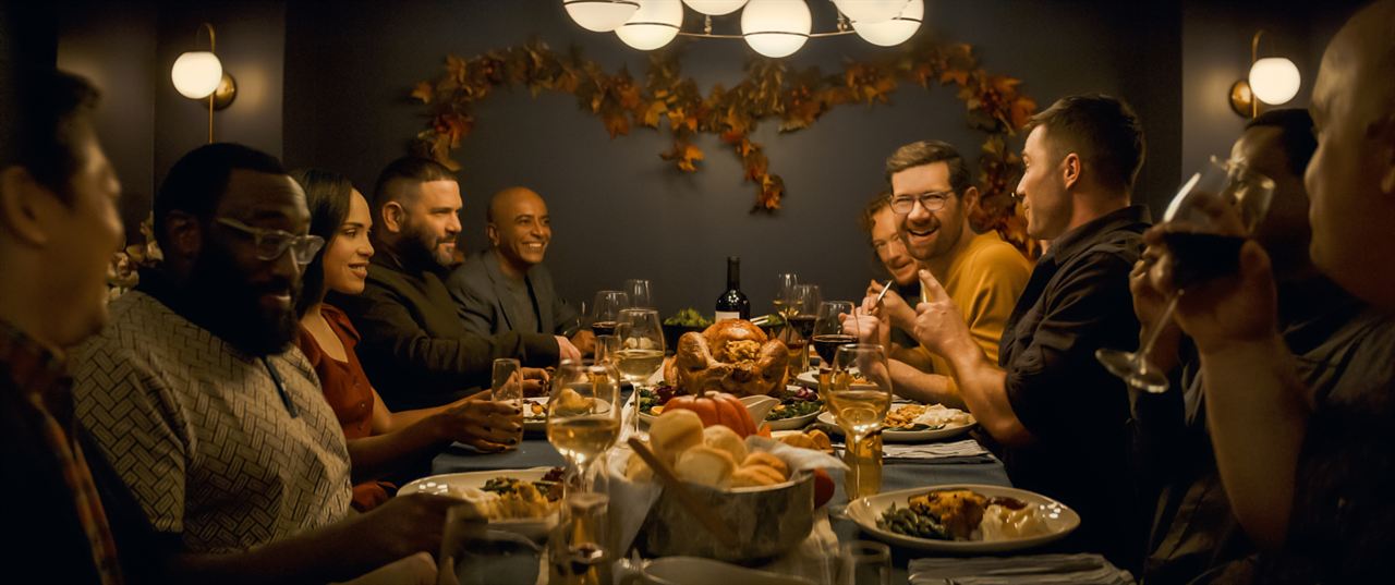 Bros : Photo Monica Raymund, Luke MacFarlane, Guillermo Díaz, Billy Eichner, Guy Branum, Becca Blackwell, Peter Kim, Symone, D’Lo, Justin Covington