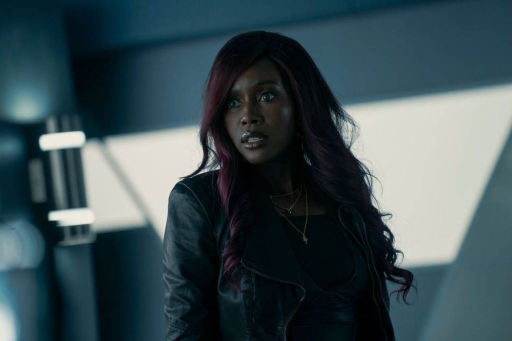 Titans : Photo Anna Diop