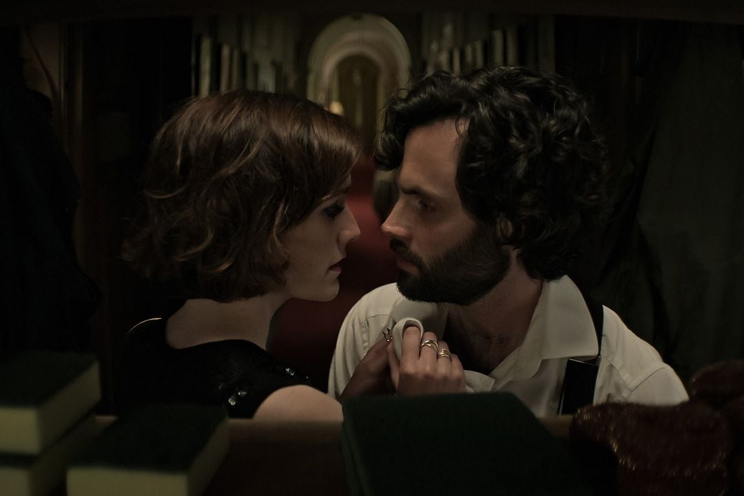 You : Photo Penn Badgley, Charlotte Ritchie