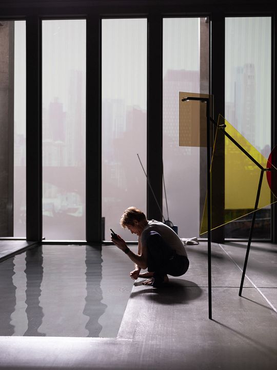 À l'intérieur : Photo Willem Dafoe