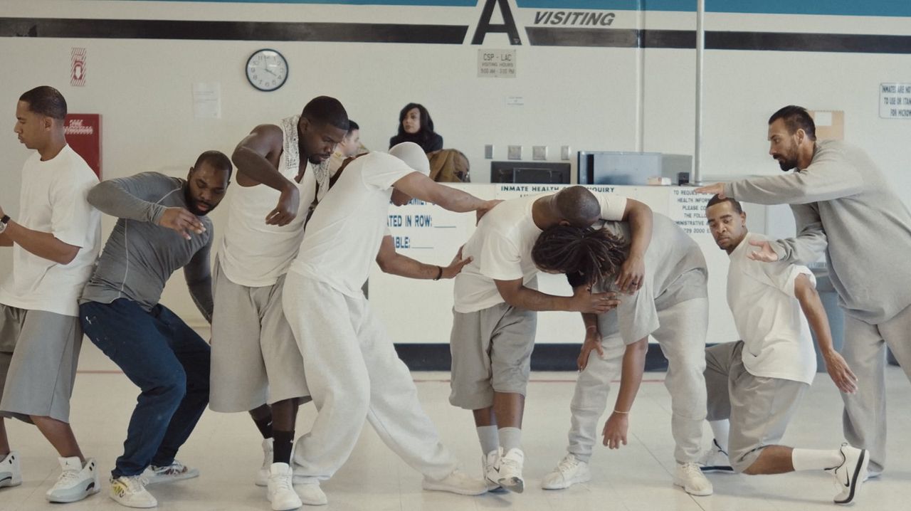 Dancing in A-Yard : Photo