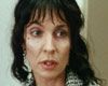"Maman est d'accord" - Anna (Anne Parillaud) découvre la "surprise" préparée par ses filles... 
