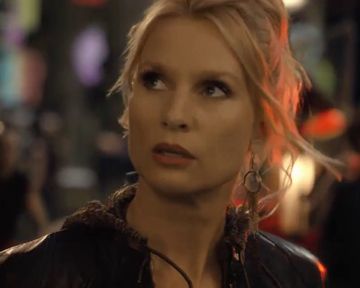 "Dr Who", bientôt au cinéma ?  ;  "Being Human" perd son loup; garou  ;  "Hercule Poirot" prend sa retraite  ;  "Weeds" renouvelée pour une 8ème saison  ;  Les infos essentielles de la grille de mi; saison de NBC  ;  "Body Of Proof" et "The Big C" bientôt sur Canal+  ;  On répond à vos questions : "Hannibal", "Shameless"  ;  Quand le court; métrage invite les stars de séries  ;  Joel McHale de "Community" est sexy et il le prouve...