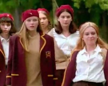 Les filles font la loi Trailer