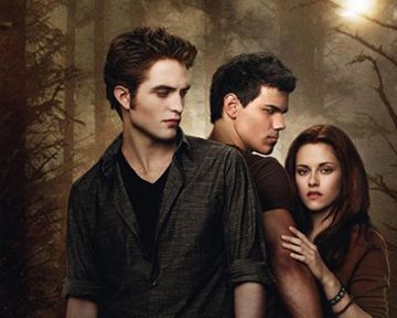 Aujourd'hui, pleins feux sur les deux premiers chapitres de la saga "Twilight". Les vampires rôdent... les gaffes aussi !