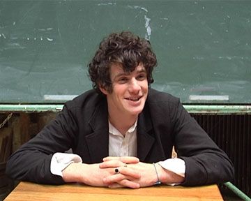 A l'occasion de la sortie de Télé Gaucho, Félix Moati se prête à notre questionnaire portrait d'un jeune acteur.