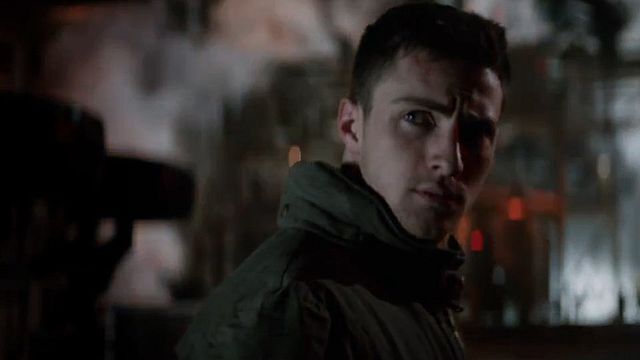 "Le Hobbit" - Smaug au micro d'AlloCine; Jason Momoa en lice pour un rôle dans "Batman vs. Superman"; la bande-annonce de "Godzilla"...