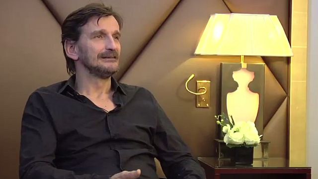 Le réalisateur Olivier Doran évoque son retour à la comédie de groupe après avoir fait d’un tandem le centre de son précédent film, «&nbsp;Le Coach&nbsp;»...