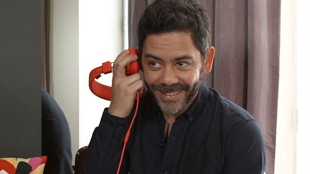 A l'affiche ce mercredi des Gorilles, buddy-movie dans lequel il forme un tandem de choc avec JoeyStarr, Manu Payet se prête à notre interview blind-test : l'occasion d'évoquer sa collaboration avec JoeyStarr (imitation à l'appui !), sa passion pour le comique de Louis De Funès, et ses projets à venir, notamment une idée de nouveau long qui commence à germer petit à petit...