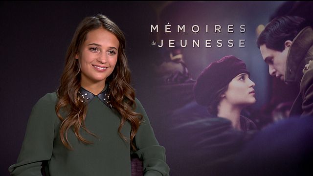 Alicia Vikander nous parle de Vera Brittain, l'écrivain qu'elle interprète dans "Mémoires de jeunesse" aux côtés de Kit Harington.