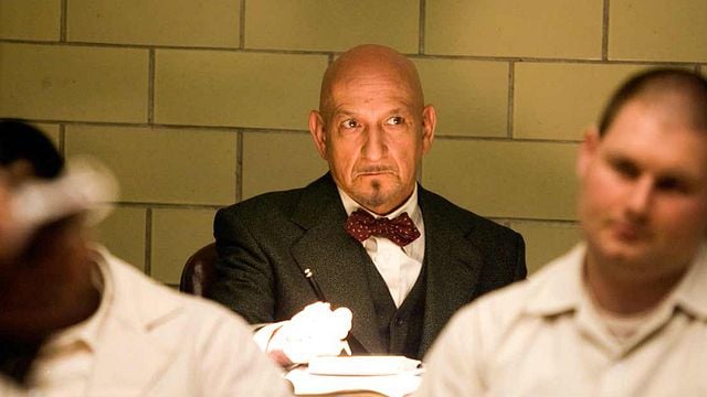 "Laissez-moi sortir ! Vous ne comprenez pas ! Je dois retourner sur Pluton ou tous les hiboux vont mourir !"