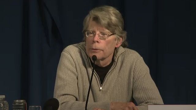 Pour la sortie de "Docteur Sleep", la suite de Shining, Stephen King était de passage à Paris pour donner une conférence très attendue.