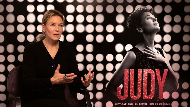 Renée Zellweger se confie sur sa longue préparation pour le rôle, ses cours de chant et l'accueil chaleureux du public.