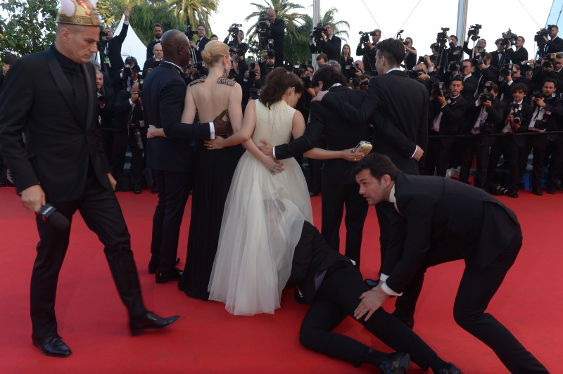 Voir Sous Les Jupes Des Filles Air Connu Cannes 2014 Les Photos 