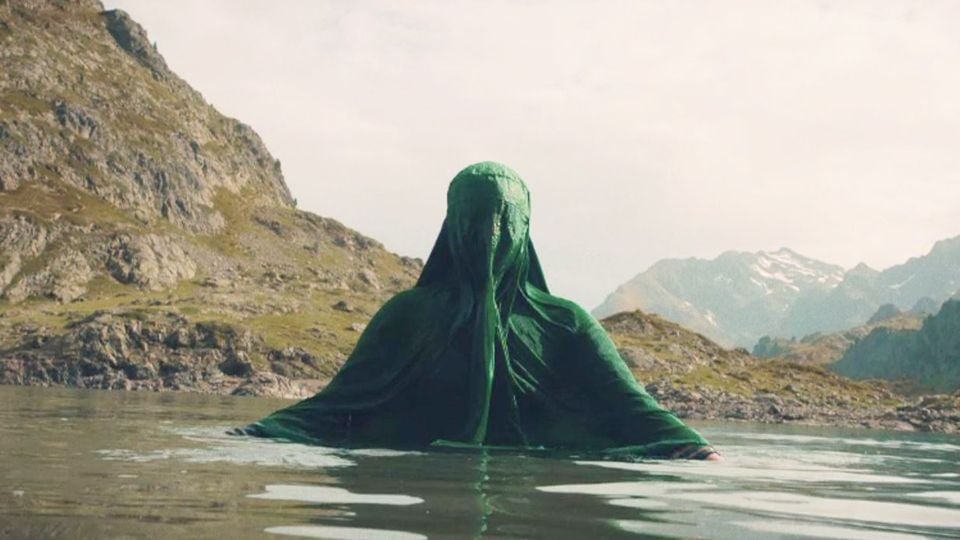 Loin de chez nous saison 1 Teaser VF Teaser AlloCiné