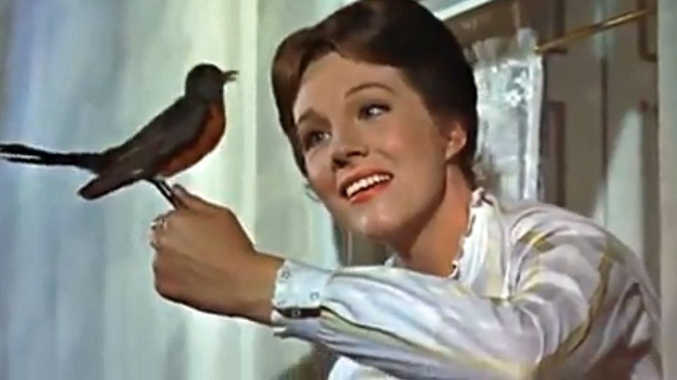Vidéo de Mary Poppins La version remixée de Mary Poppins ! AlloCiné